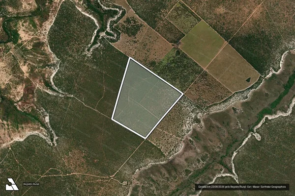 Imagem de satélite de FAZENDA BARREIRINHO ou SABÕES - Parte 1 em Urucuia - MG