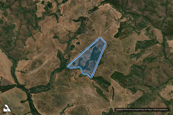 Imagem de satélite de Fazenda Pedra e Douradinho - Gleba-03 em Serranópolis - GO